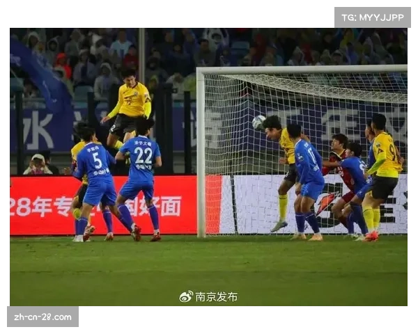 滕帅破门登顶射手榜 南京半场领先泰州稳步冲冠节奏